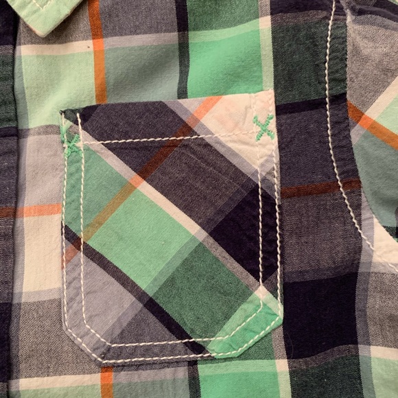 2T Boys Plaid Button down shirt - Picture 6 of 6